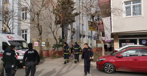 Apartman dairesinde çıkan yangın kısa sürede söndürüldü