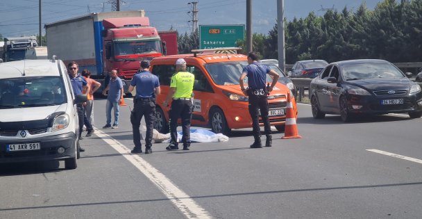 Aracının lastiğini onarmaya çalışan sürücüye kamyonet çarpmasıyla hayatını kaybetti