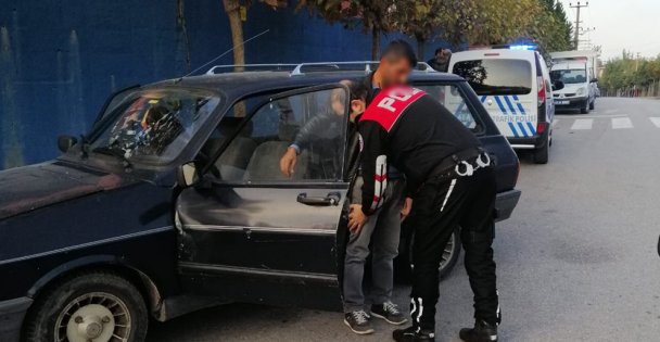 Aranan 2 kişi 'Güvenli Okul Uygulaması' ile yakalandı