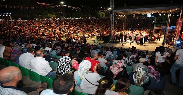 Ardahan'lılar Darıca Sahile Sığmadı