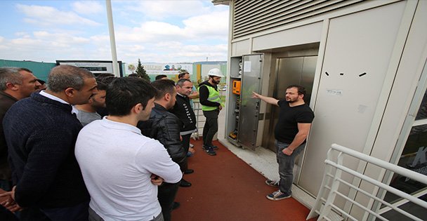 Asansörlerde kalan vatandaşları kurtaracaklar
