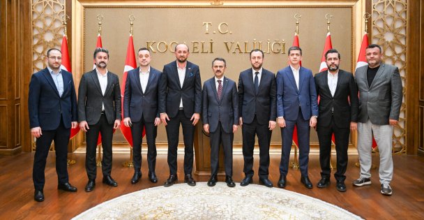 Atılımcı İş Adamları Derneği Başkanı Arı ve Yeni Yönetiminden Vali Aktaş'a Ziyaret
