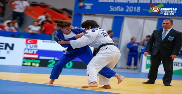 Avrupa'daki gururumuz Tuğçe Beder