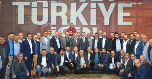 Ayar, eski mahalle başkanlarını topladı