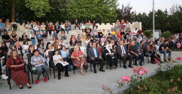 BAHAR ŞENLİĞİ KAVAKLI SAHİLİ AMFİ'DE BAŞLADI