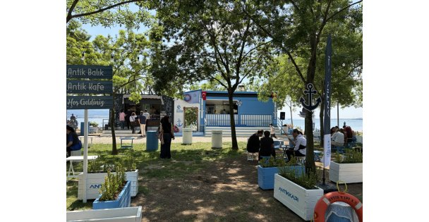 Balık dürüm lezzeti şimdi de İzmit sahilinde