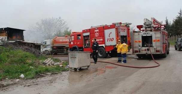 Balıkçı Barınağı'nda YANGIN!