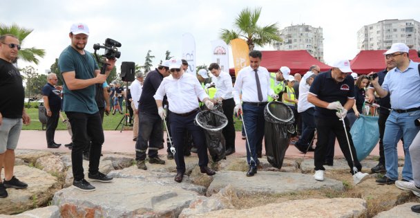 Balyanoz Koyu'nda Deniz Temizliği