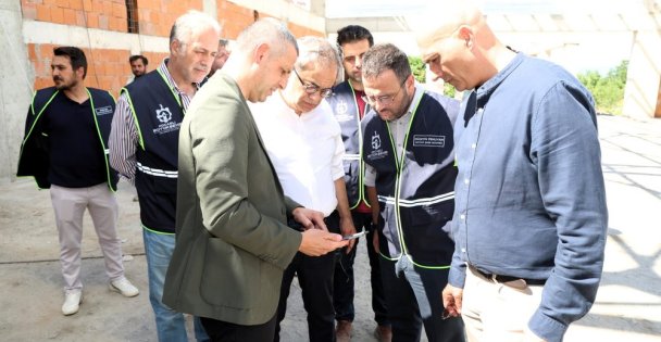 Baraçlı'dan Gölcük'teki projelere yakın takip