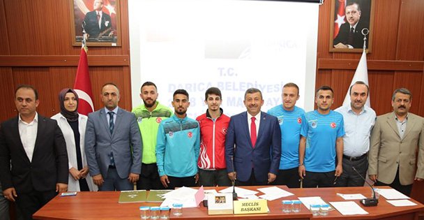 Başarılı sporcular ödüllendirildi