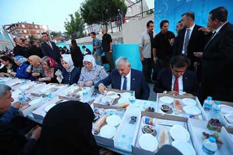 Başbakan Yıldırım iftara geldi