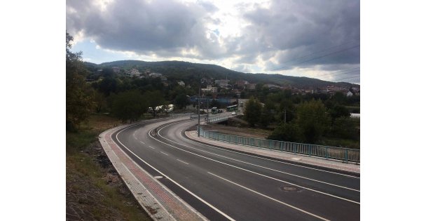 Başiskele Beyoğlu Ve Kirazlıbahçe Caddelerinde Yol Çizgileri Çizildi