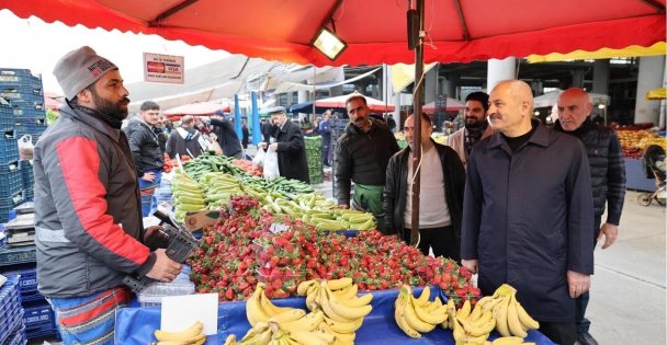 BAŞKAN ADAYI BÜYÜKGÖZ MEVLANA PAZARINI TURLADI