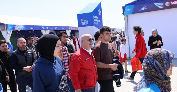 Başkan Bıyık, Darıcalı Gençlerle Teknofest'e Gitti