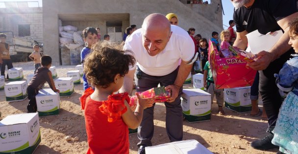 Başkan Bıyık, İdlib'e Yardım Götürdü