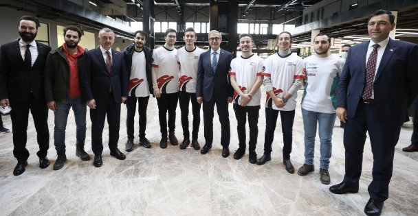 Başkan Büyükakın, ‘'2022'de 30 Teknoloji Takımına Destek Vereceğiz''