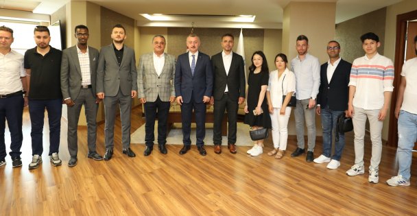 Başkan Büyükakın,: Alt Ve Üst Yapı Kadar Şehrin Fikir Inşası Da Çok Önemli