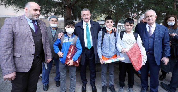 Başkan Büyükakın, ‘'Derince'de Hizmet Üstüne Hizmet Yapıyoruz''