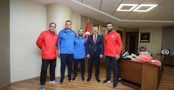 Başkan Büyükakın, İşitme Engelli Judo Milli Takımını Ağırladı