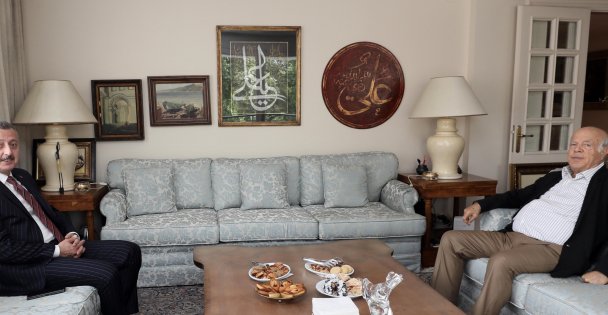 Başkan Büyükakın, İzzettin Doğan'ı Ziyaret Etti