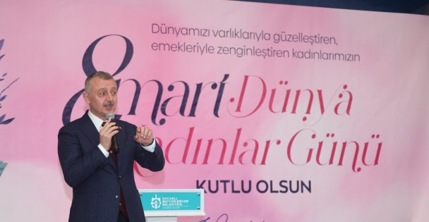 Başkan Büyükakın kadın muhtarlarla bir araya geldi;  Kadın elinin değdiği her yer güzelleşiyor