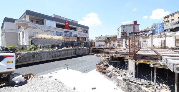 Başkan Büyükakın, Kent Meydanı projesini inceledi