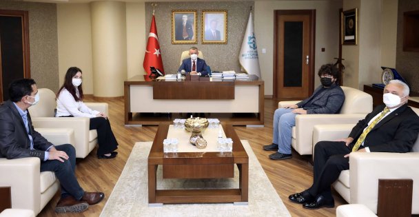 Başkan Büyükakın Şampiyon Öğrencileri Ağırladı