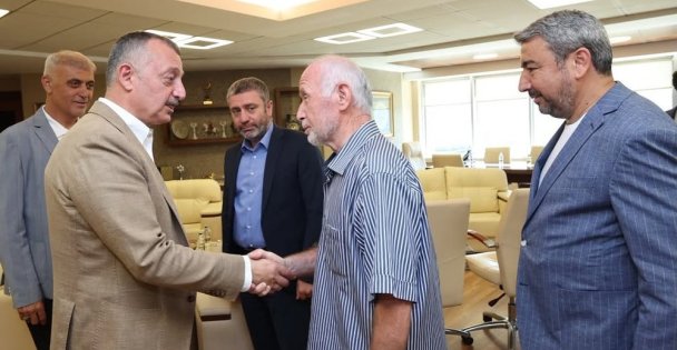 Başkan Büyükakın şampiyonları ağırladı