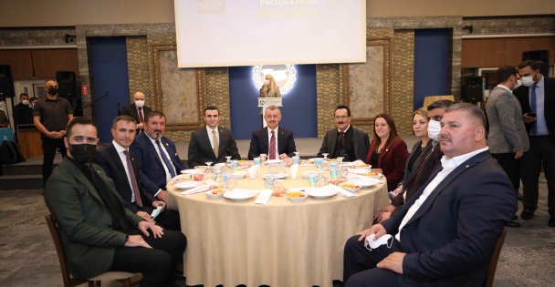 Başkan Büyükakın: Varsın Bir Saat Az Uyuyalım Ama Kimse Aç Ve Açıkta Kalmasın