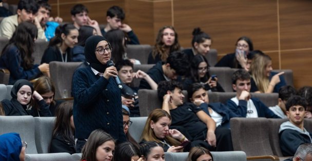 Başkan Büyükakın'dan gençlere kariyer tavsiyesi: 'Hata yapmaktan korkmayın”