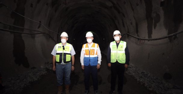 Başkan Büyükanın, Gebze OSB-Darıca Sahil Yolu Metrosu'nu inceledi