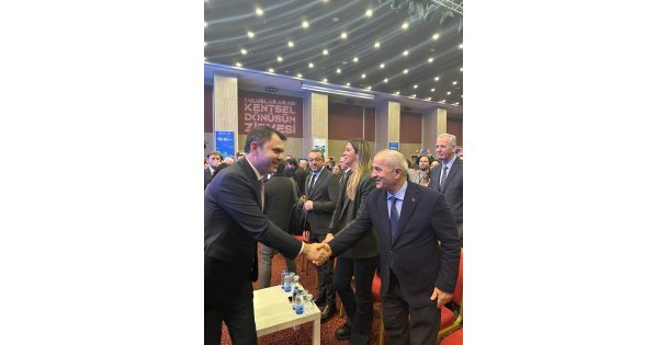 Başkan Büyükgöz, 1. Uluslararası Kentsel Dönüşüm Zirvesi'ne Katıldı