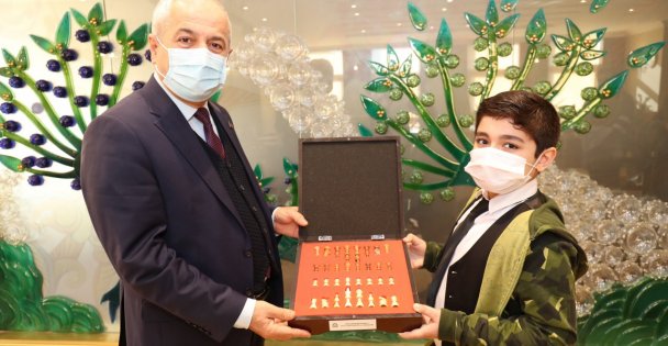 Başkan Büyükgöz Berat Efe'yi Ağırladı