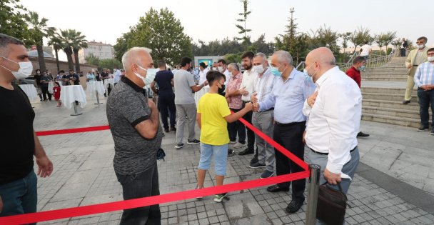Başkan Büyükgöz Gebzelilerle bayramlaştı