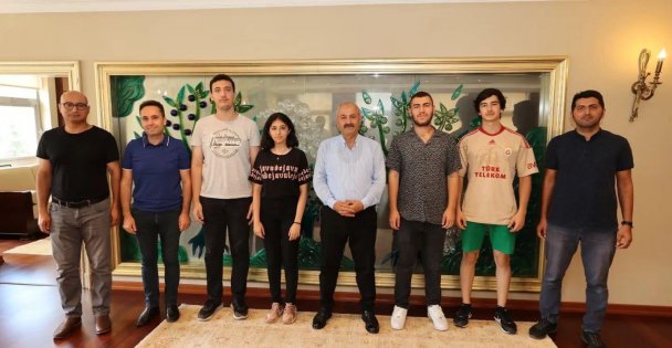 Başkan Büyükgöz Gebze'nin Gururu Gençleri Ağırladı