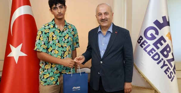 Başkan Büyükgöz, Gebze'nin YKS Şampiyonlarını Ağırladı