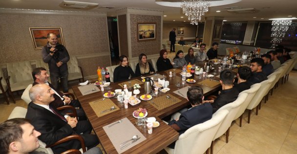 Başkan Büyükgöz GTÜ'lü Misafir Öğrencilerle Buluştu