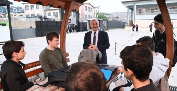 Başkan Büyükgöz Haftaya Öğrencilerle Birlikte Başladı