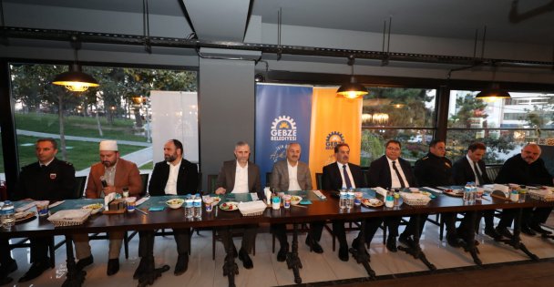 Başkan Büyükgöz İlçe Protokolünü İftarda Ağırladı