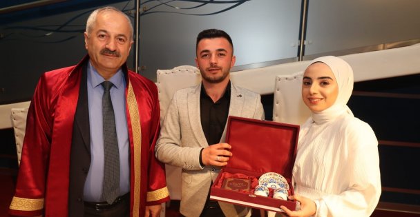 Başkan Büyükgöz Özel Günde Çiftleri Yalnız Bırakmadı