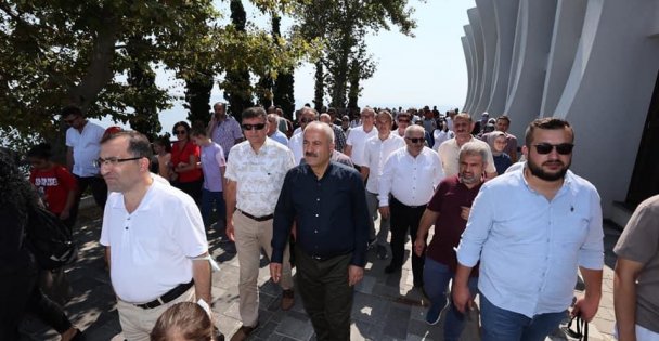 Başkan Büyükgöz ve Gebze Heyeti  Demokrasi ve Özgürlükler Adasında