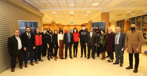 Başkan Büyükgöz'den GTÜ Öğrencilere Sürpriz Ziyaret