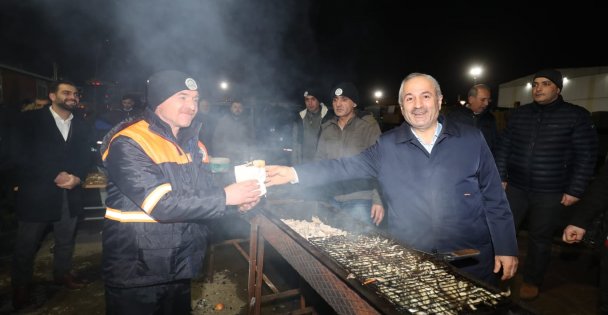 Başkan Büyükgöz'den Mesai Arkadaşlarına Balık İkramı