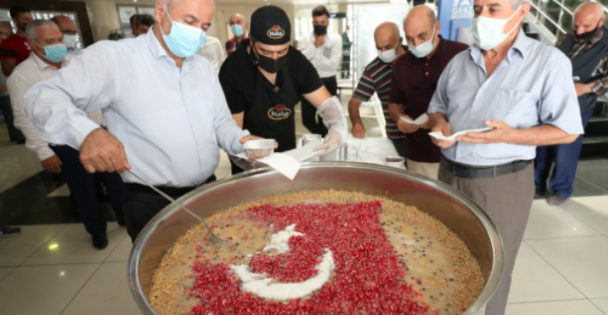 Başkan Büyükgöz'den  Personele Aşure İkramı
