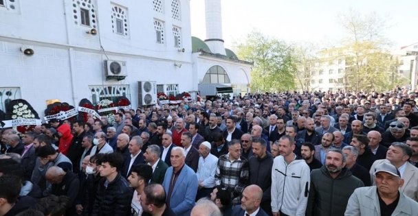 Başkan Büyükgöz'ün Annesi Dualarla Uğurlandı