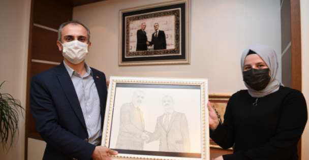 Başkan Çiftçi ‘ye Çok Anlamlı Hediye