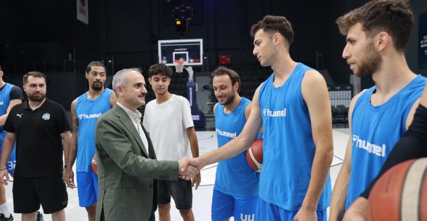 Başkan Çiftçiden, basketbol takımına sezon öncesi ziyaret