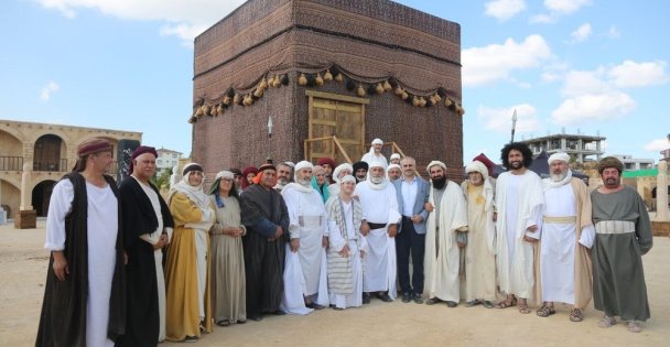 Başkan Çiftçi'den, Sancı; İslamiyet'in Doğuşu setine ziyaret
