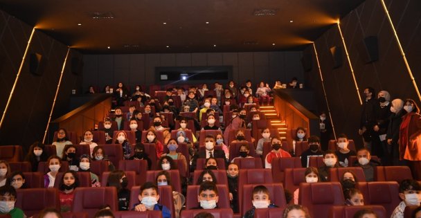 BAŞKAN KOCAMAN ÇOCUKLAR İÇİN SALON KAPATTI