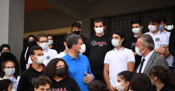BAŞKAN KOCAMAN GENÇLERİN SESİNE KULAK VERİYOR